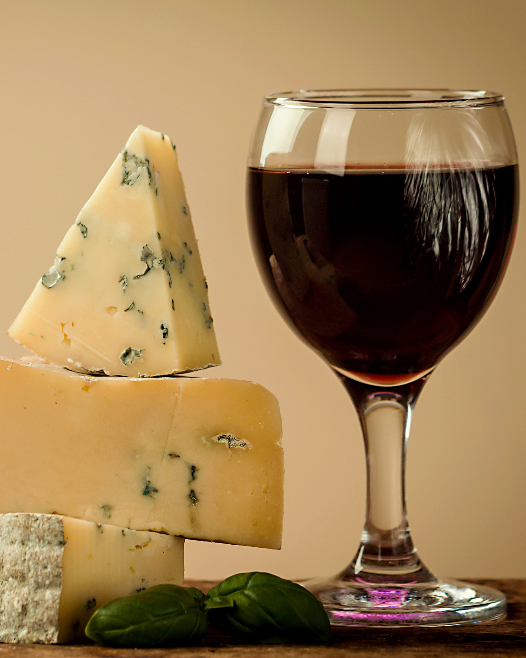 Our guide to the tastiest cheese and wine pairings this Christmas